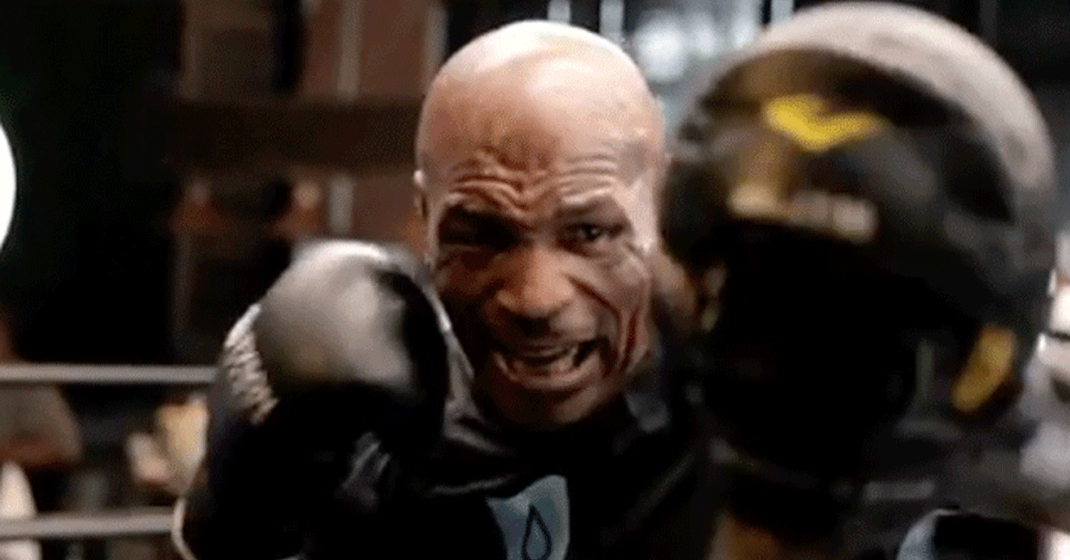 'Kiekeboe!' Mike Tyson (55) leert MMA-kampioen slimme boksstijl (video)