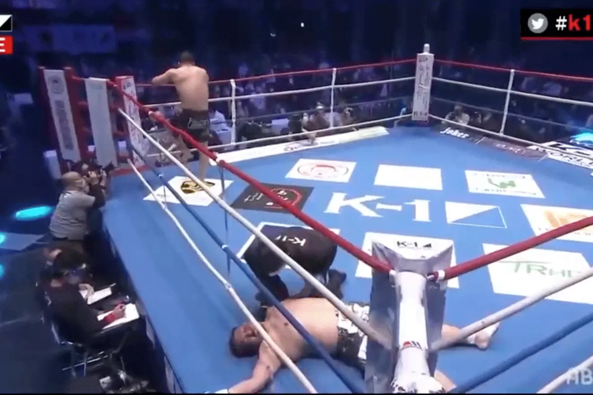 Topjudoka BEUKT zich naar winst in kickboks debuut (video)