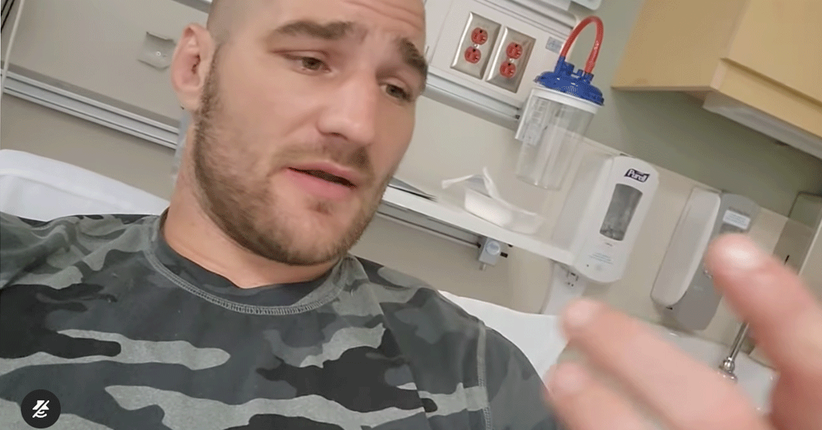 Nasty! Kooivechter loopt gruwel blessure op na rondje trainen (video)