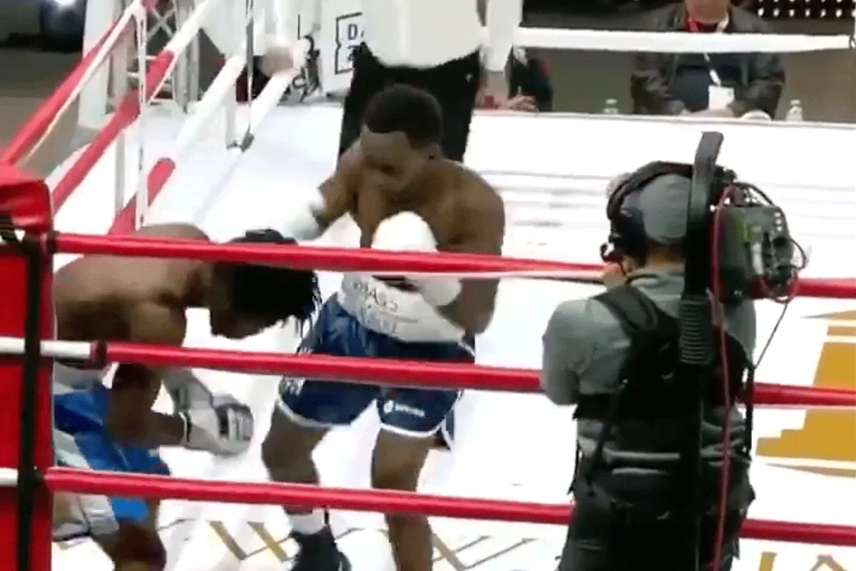 ZIEN! Vertraagde 'KO' brengt bokser in verwarring (video)