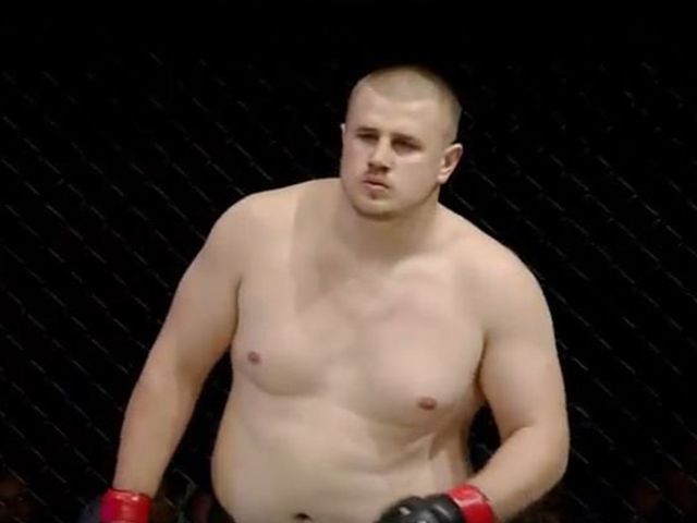 UFC tekent reusachtig Moldavisch zwaargewicht MMA-vechter