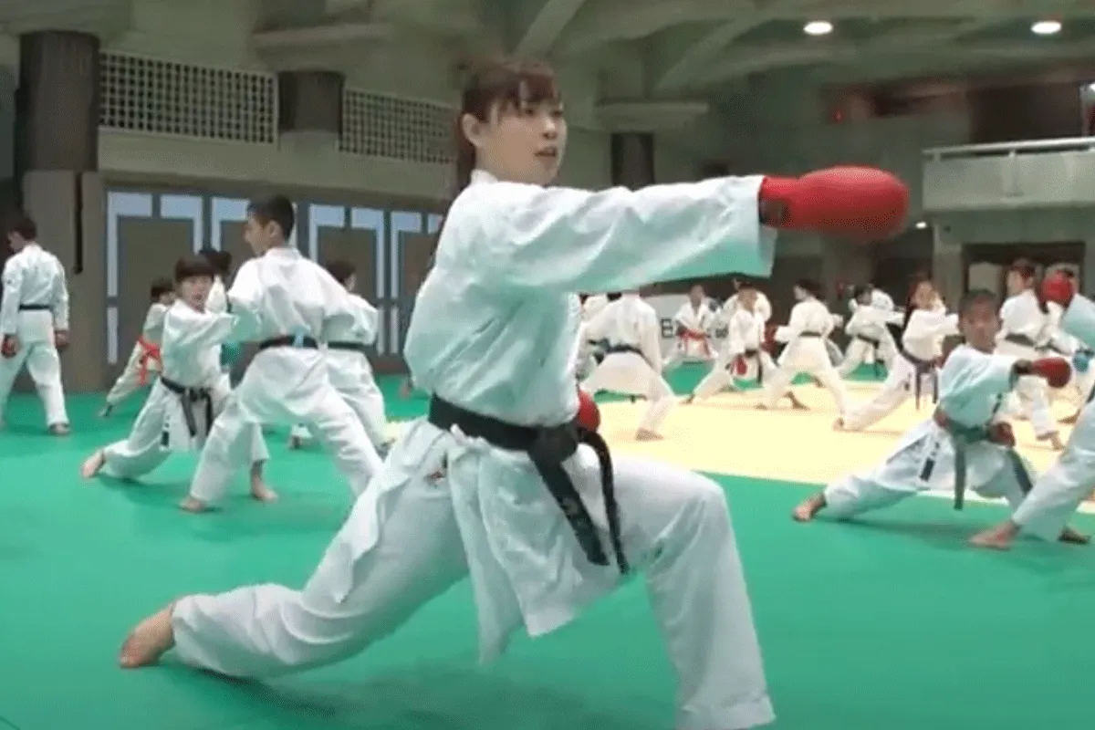 Zwaard in gezicht: karatekampioene stond doodsangsten uit