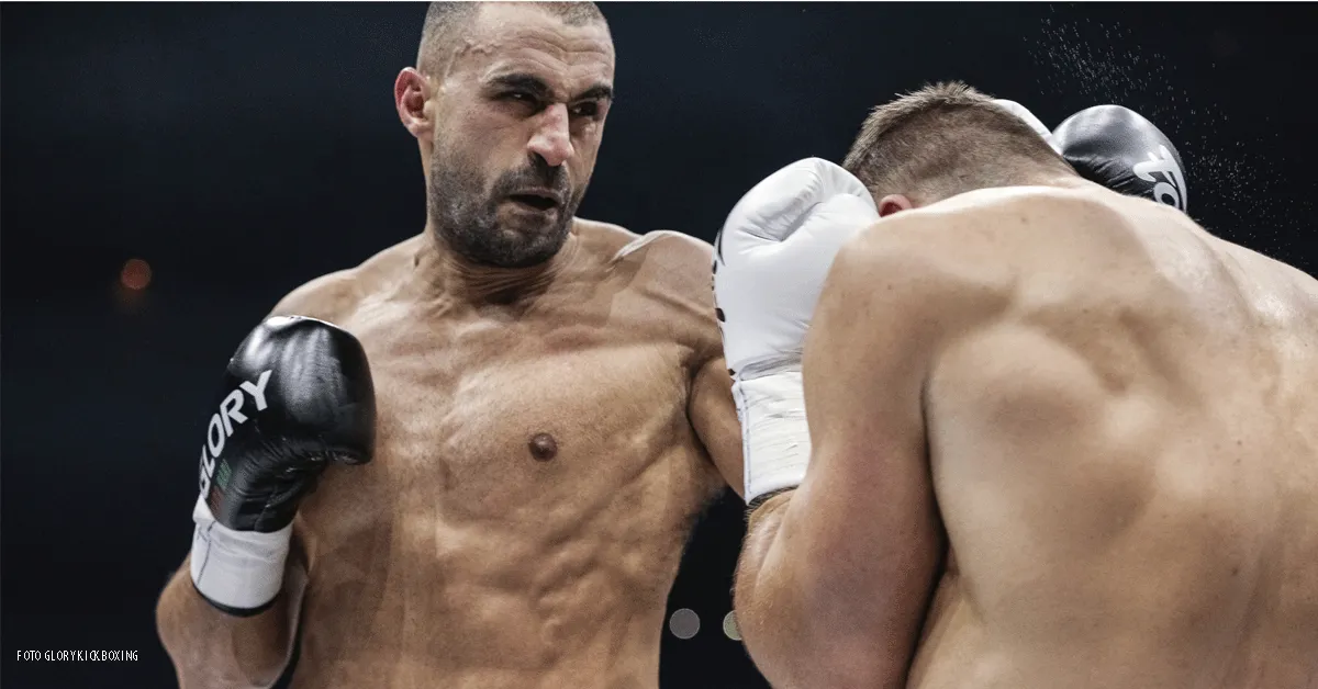 'Badr Hari gaat niet stoppen!' Geld en applaus (video)