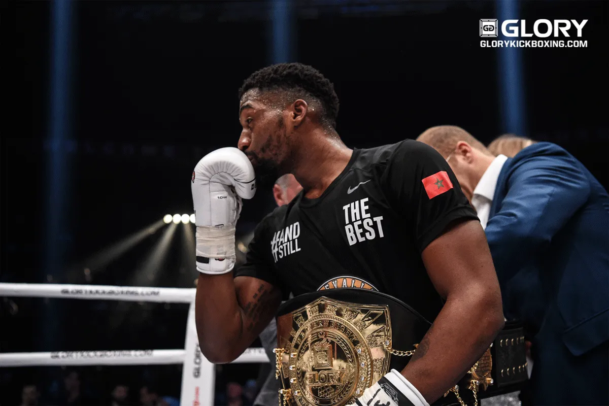 'Glory kampioen vertrekt met stille trom!' Tekent bij MMA-organisatie