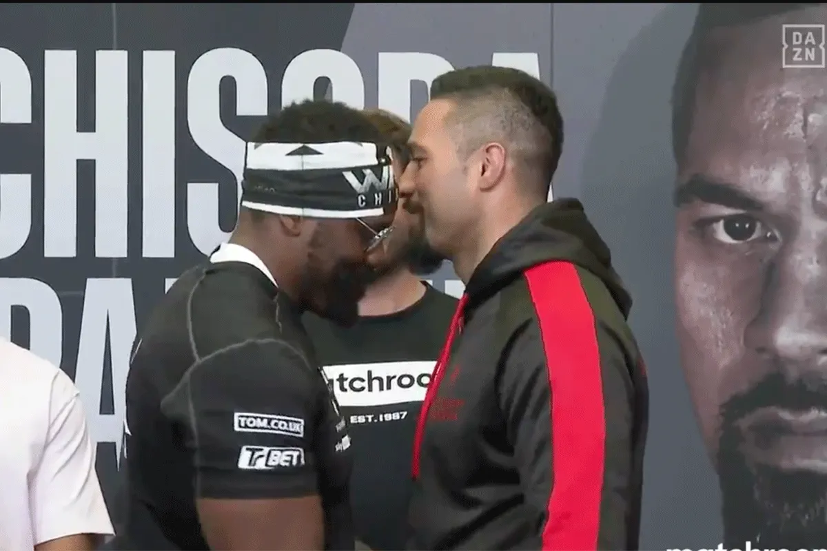 ? Merkwaardige staredown tussen Chisora en Parker, laten we knuffelen