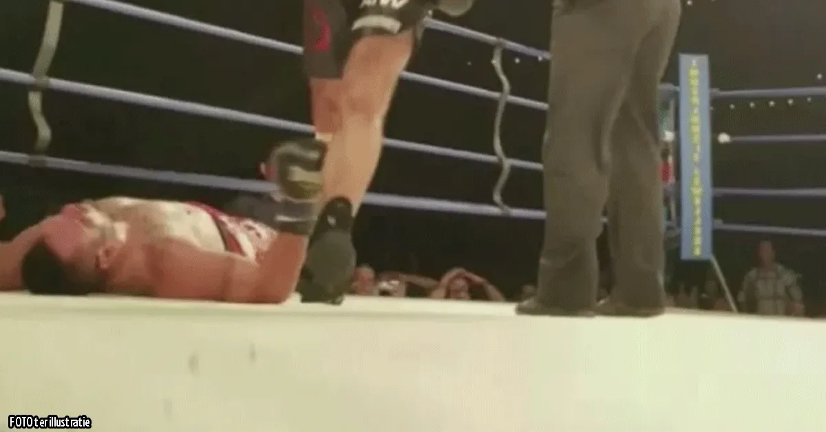 Bokser doodgeslagen in de ring! Reanimatie faalt