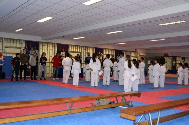 Bandexamens Taekwondo bij Sportcentrum Tapia in Oss (video)