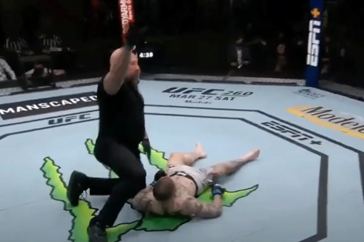 1 stoot knock-out laat UFC’er binnen 22 seconden slapen (video)