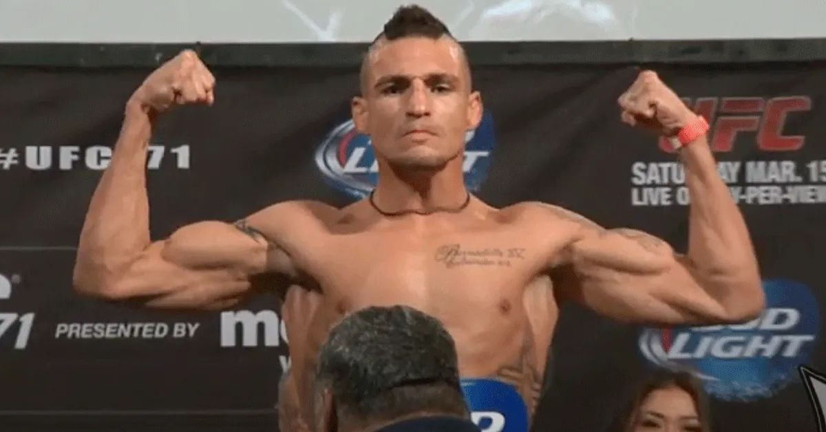IDIOTE coach aan de kant gezet door UFC'er Sanchez