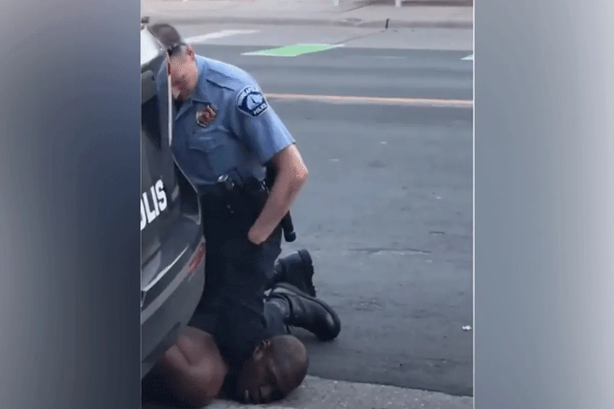 NEKKLEM: MMA-vechter getuigt in het proces dood George Floyd