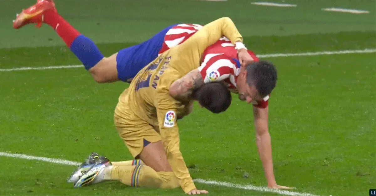 MMA-vechtende voetballers Atlético-Barça: 'oor bijten'