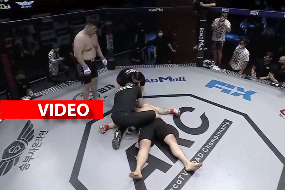 KABOEM: Dikke 'KO' tijdens MMA-evenement in Korea
