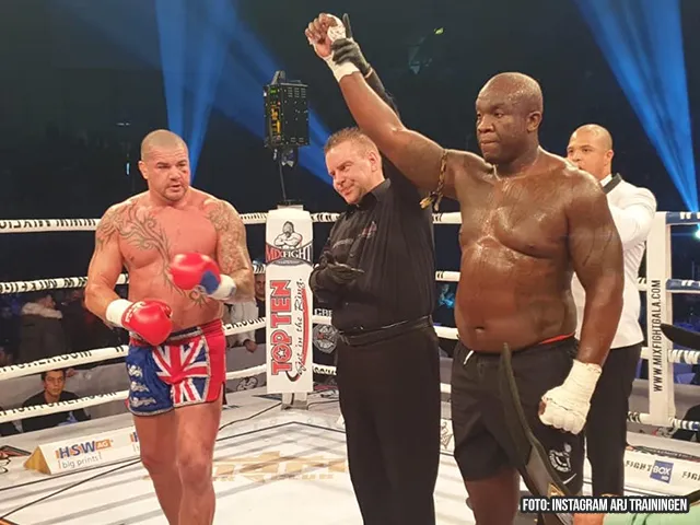 Top kickbokser Ismael Londt maakt super comeback (video)