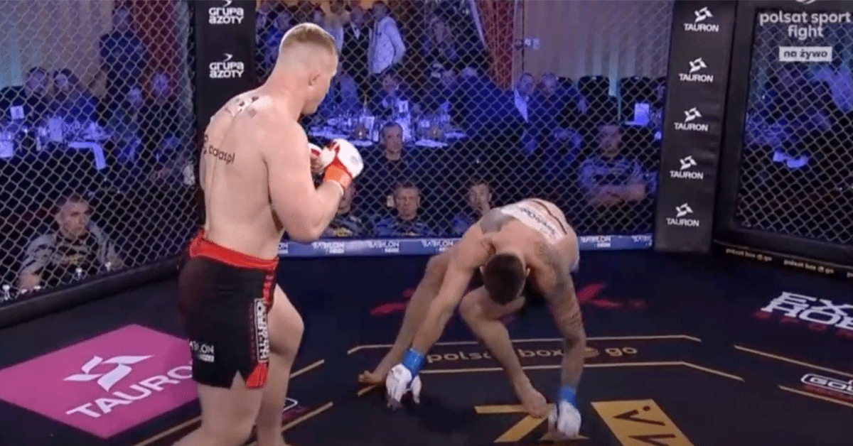 En liggen! MMA-amateur scoort dikke knock-out | video