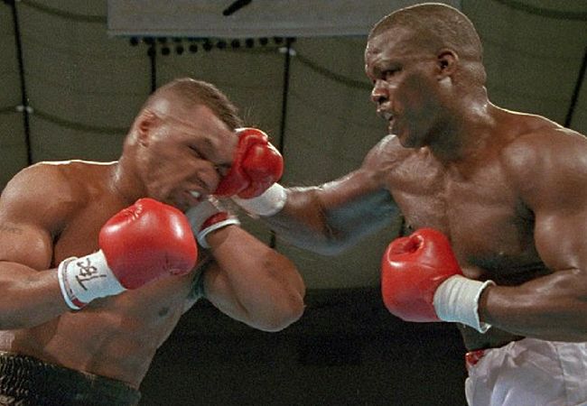 Bokser die Mike Tyson knock-out sloeg: 'ik heb nog steeds spijt'