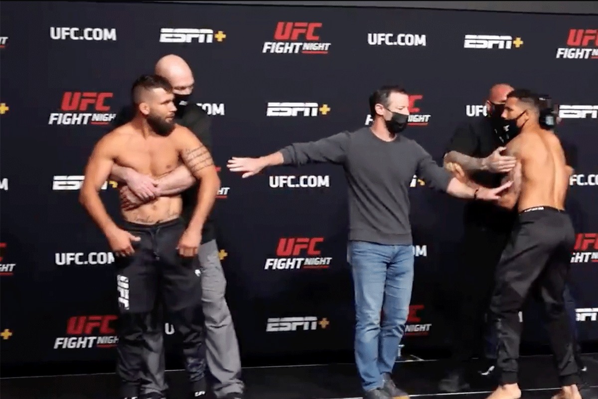'WTF man': UFC staredown loopt uit de hand (video)