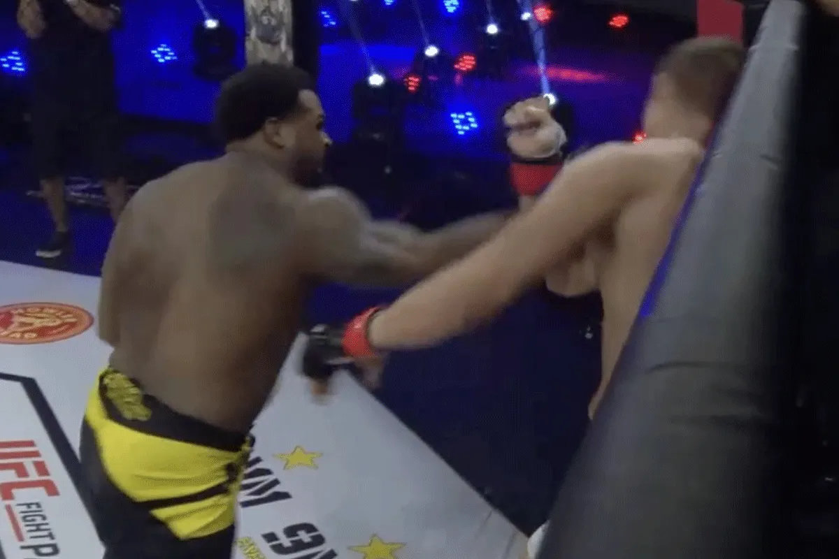 18 sec 'KO'! Debutant STRAFT rivaal bruut af (video)