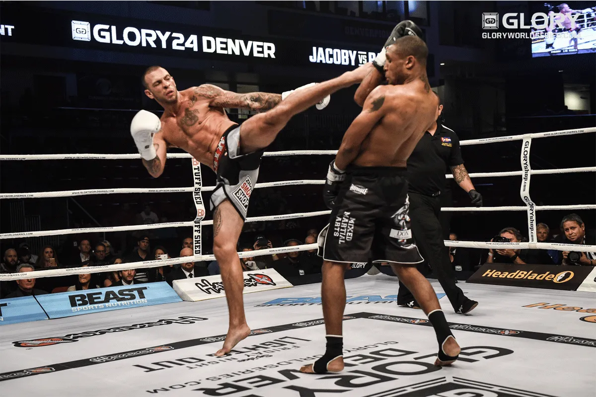 KO gemept! Topkickbokser aangeklaagd door slachtoffer