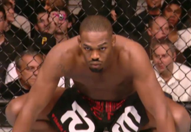 UFC Vechter Jon Jones reageert op kritiek over terugkeer