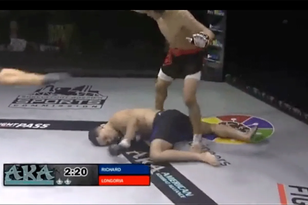 Spinning backfist KO! 'Amateurtje kan goed meppen'