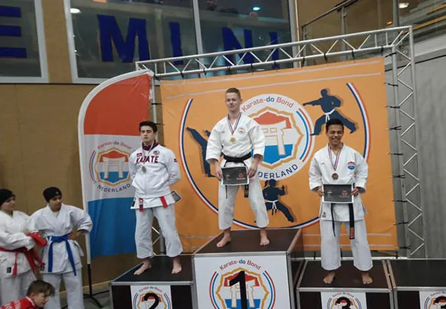 KARATE-DO ACADEMIE ITOSU HAALT GOUD, ZILVER EN BRONS OP HET NEDERLANDS KAMPIOENSCHAP