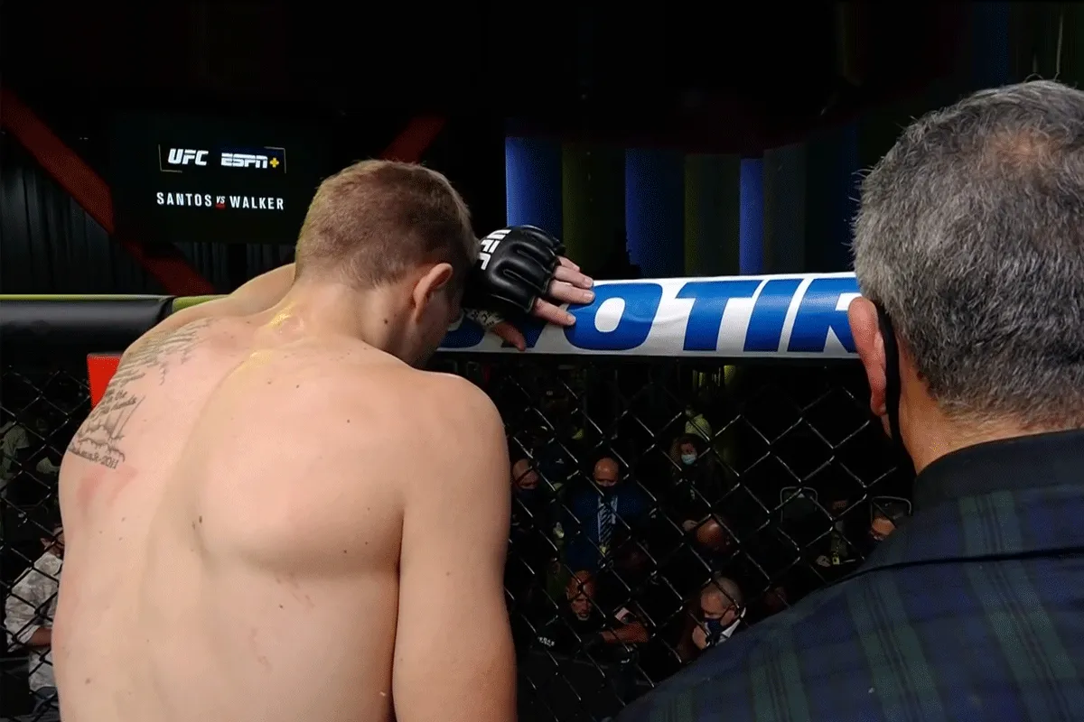 Koppijn! Foutje kost UFC'er Daukaus winst wedstrijd