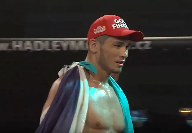 Succesvolle MMA-vechter acteerde in homo pornofilms