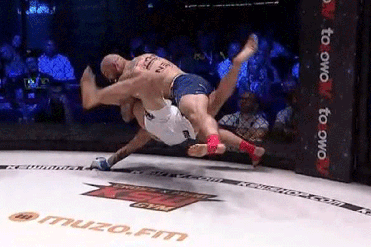 (VIDEO) Gruwelijke blessure! Arm breekt tijdens MMA-gevecht in Polen