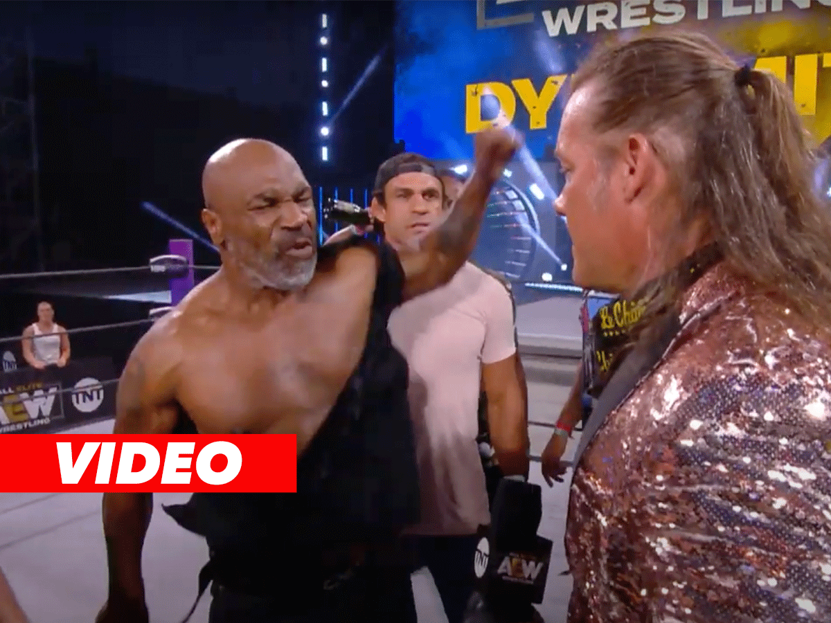 Mike Tyson vanavond de worstelring in tijdens AEW Dynamite