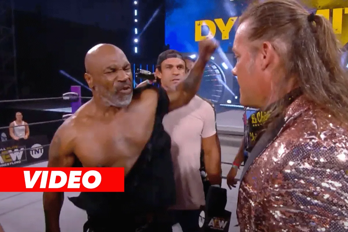 Mike Tyson vanavond de worstelring in tijdens AEW Dynamite