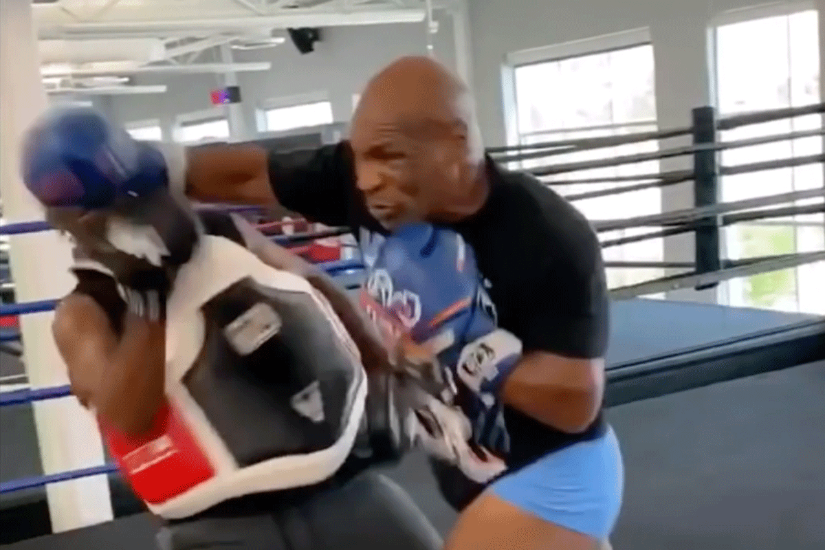 'Mike Tyson (55) vecht in februari tegen Logan Paul (26)'