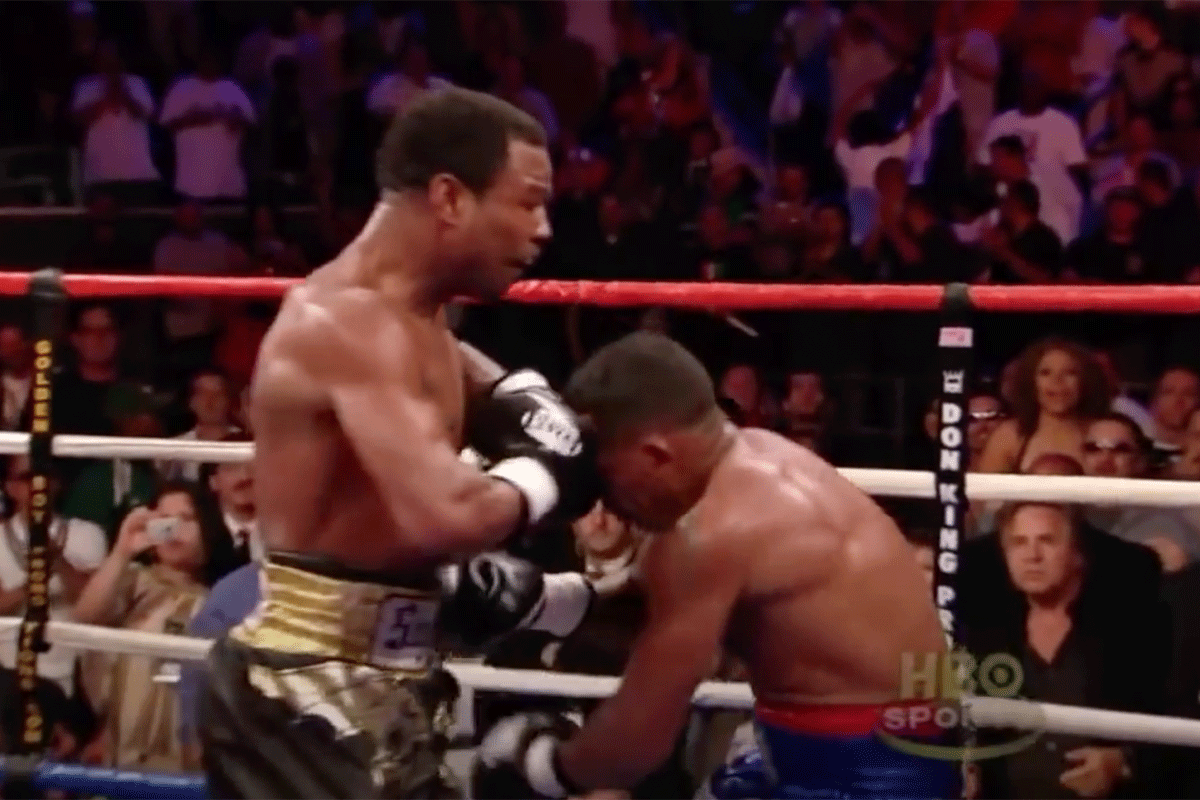 VIDEO: Knock-out in laatste seconde van bokswedstrijd