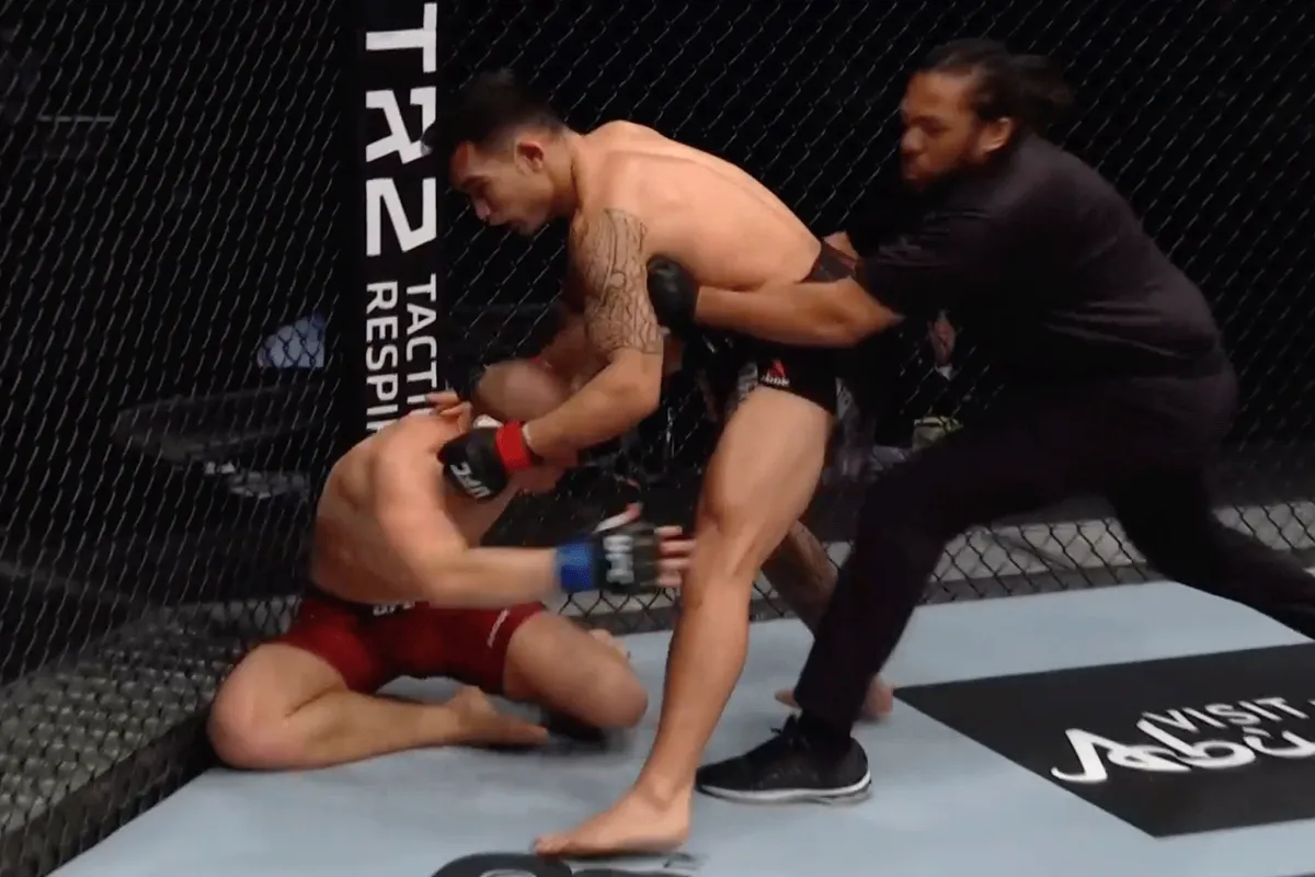 MMA-talent scoort 1e vette UFC knock-out van 2021 (video)