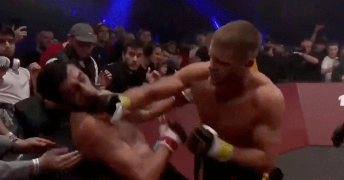 Rus beukt tegenstander zwaar door de ring in MMA-pot (video)