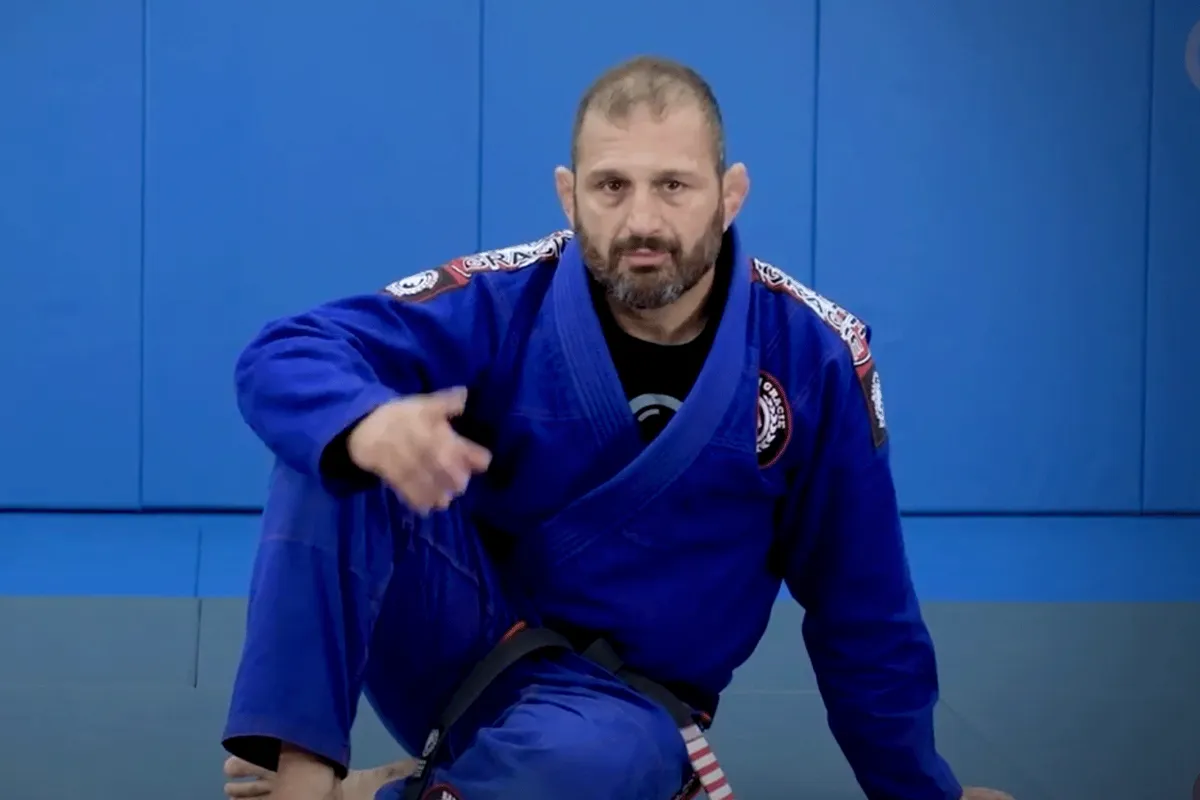 Heftig: 'video bewijst dat MMA-legende Ralph Gracie een collega coach mishandelde'