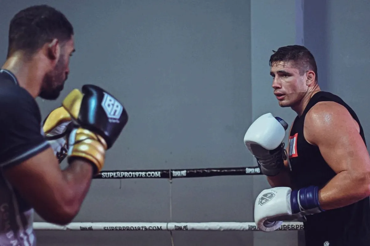 Rico Verhoeven steunt trainingsmaat: 'Vandaag belangrijk in strijd tegen Covid-19'