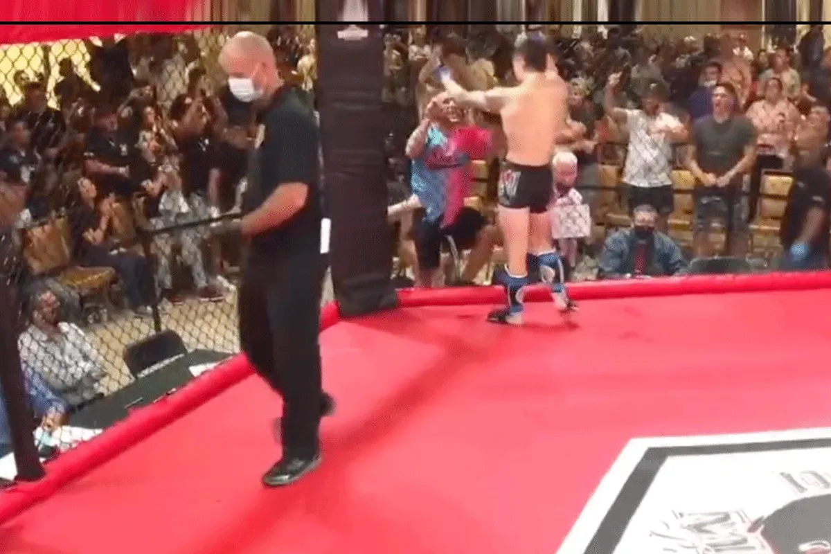 Dombo! Toeschouwer wil op de vuist met MMA-vechter