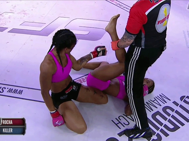 MMA-vechtster breekt arm tijdens wedstrijd (video)