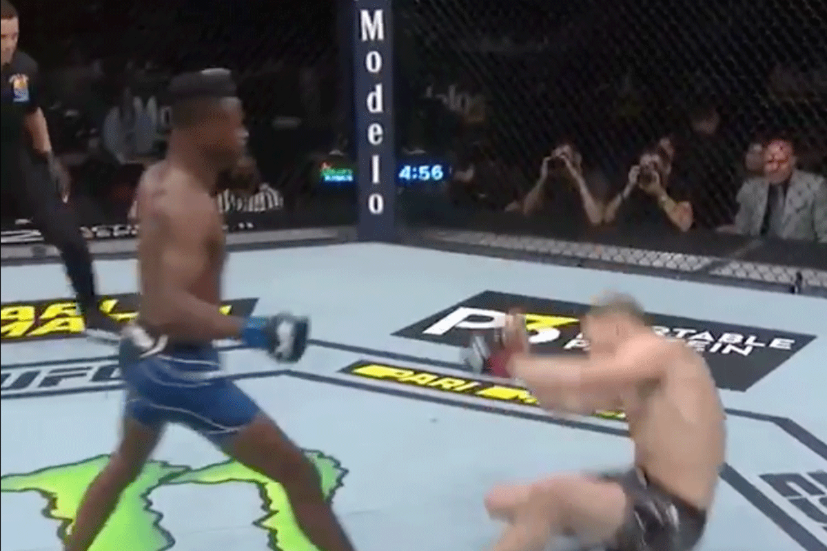 7-seconden 'KO' in UFC-debuut: Vechter blesseert knie tijdens viering