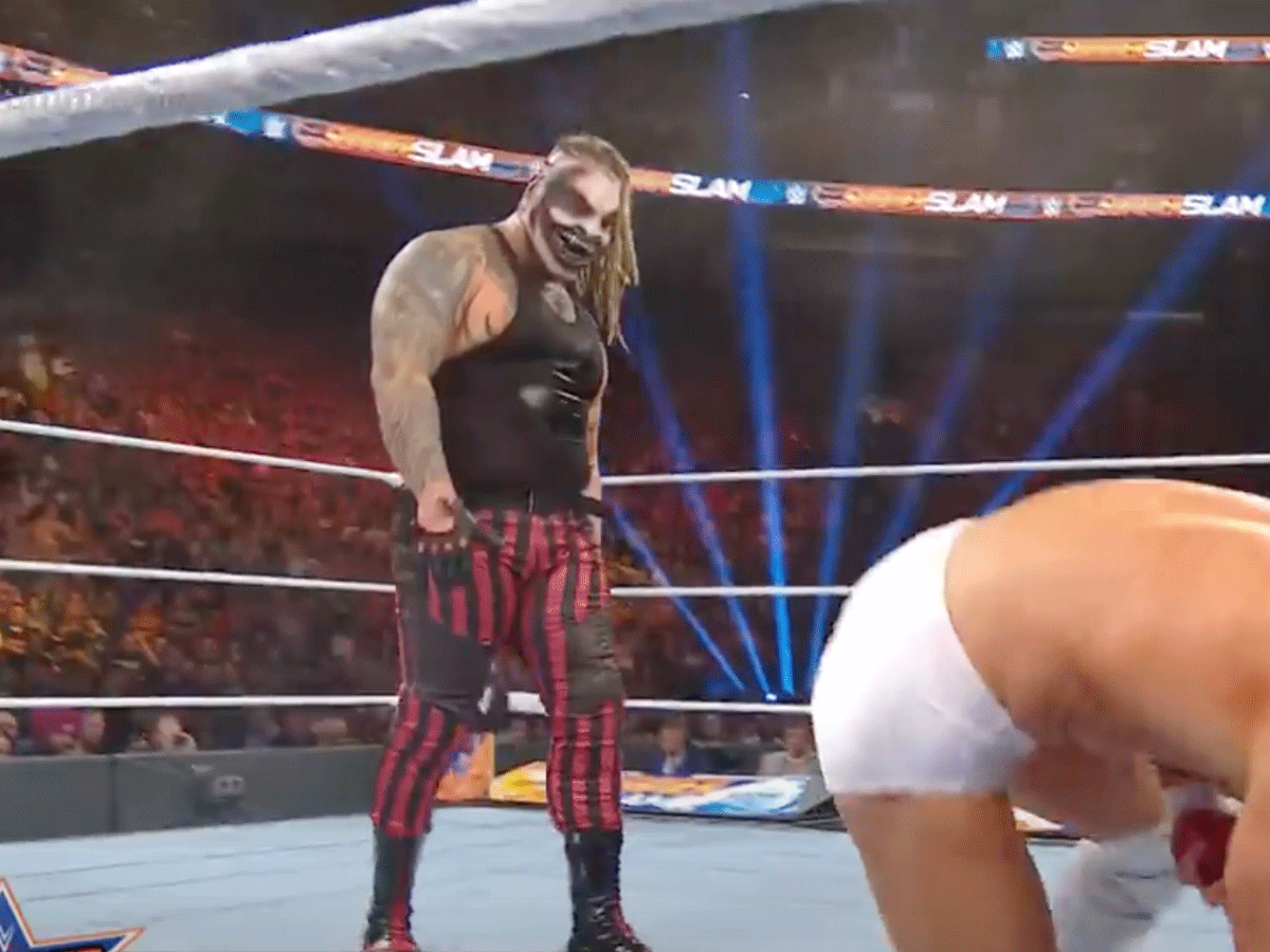 Demonische worstelaar keert terug bij de WWE (video)
