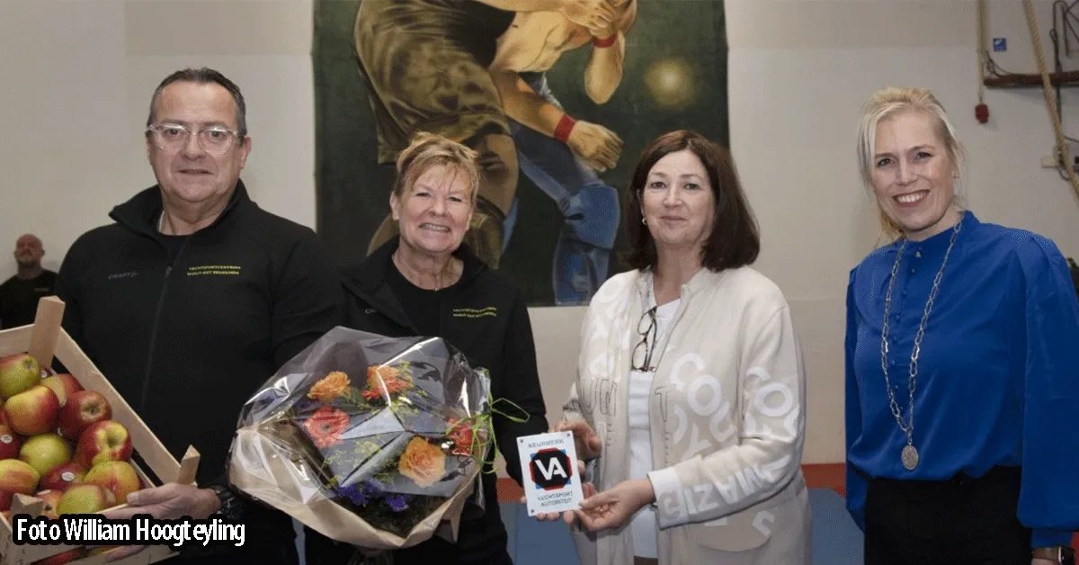 Minister Helder overhandigt Vechtsportcentrum Wout Kist 400e Keurmerk VA