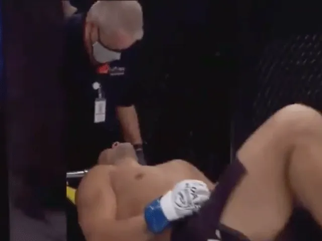 WREED INCIDENT: MMA-vechter per ambulance afgevoerd (video)