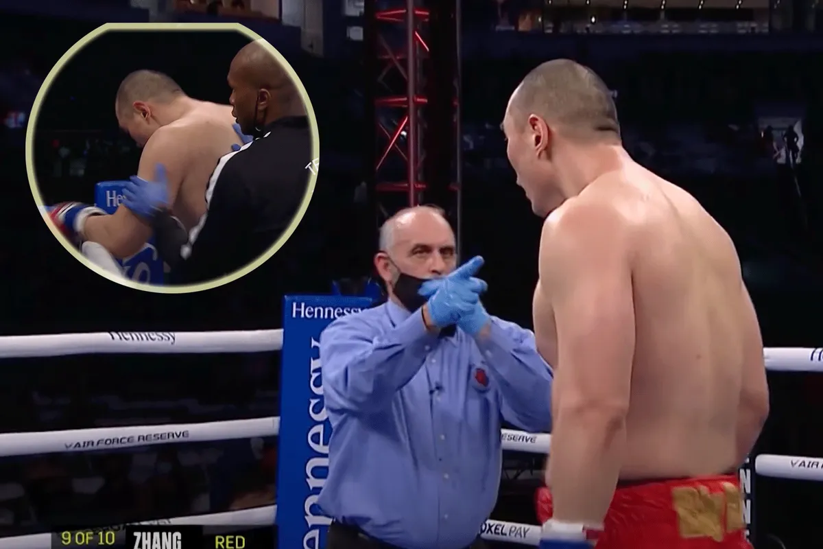 Chinese boksreus beland in het ziekenhuis na slopende partij (video)