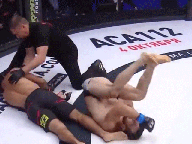 VIDEO: MMA-vechter scoort zieke Up Kick knock-out