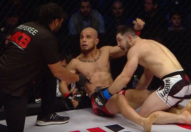 VIDEO: ACB ontslaat MMA-vechter na massale vechtpartij