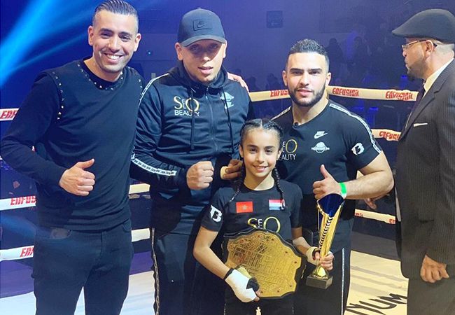 Kickboksen: 9-jarige Amira Tahri prolongeert wereldtitel