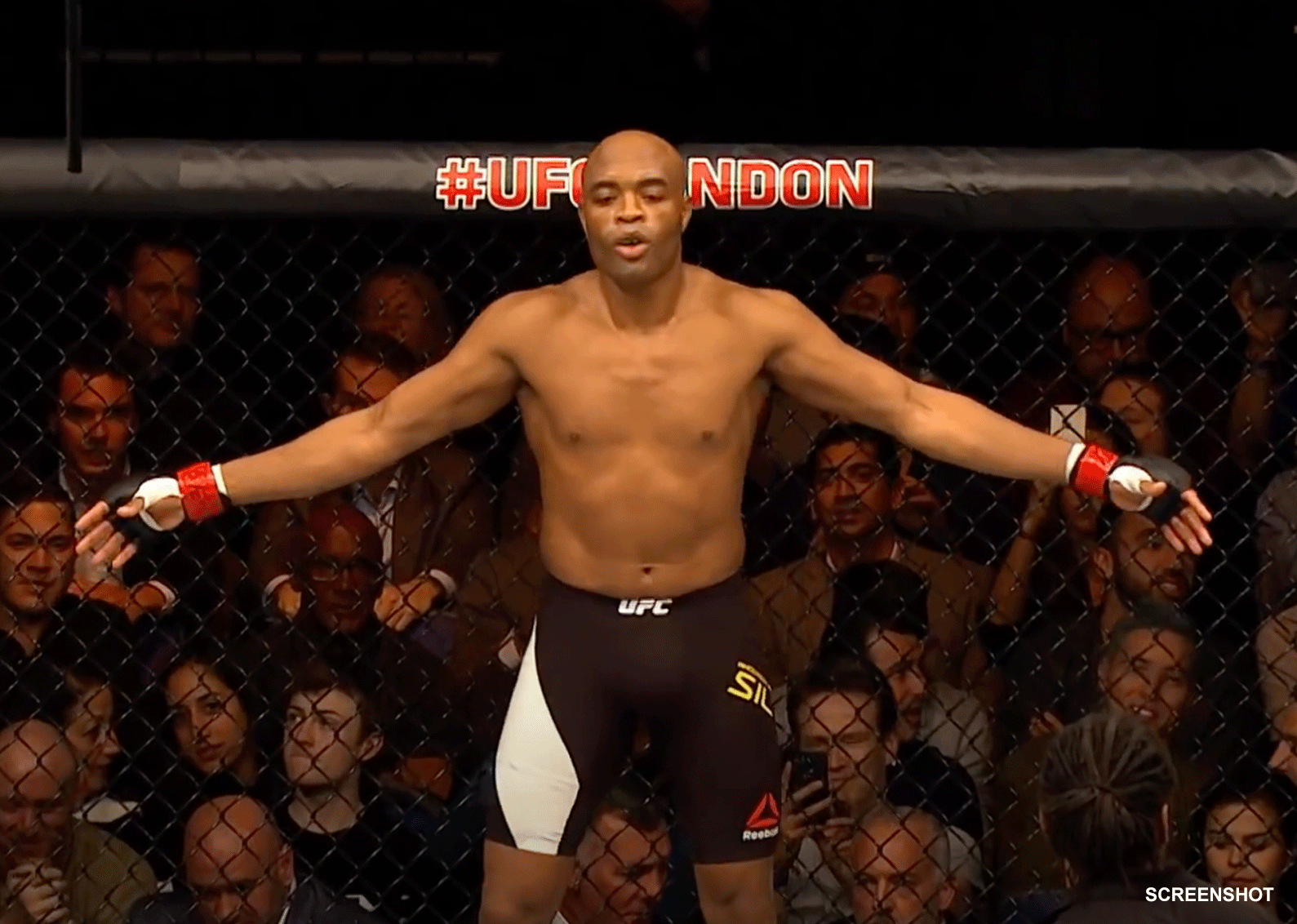 UFC-kampioen Anderson Silva (45) in gesprek voor bokswedstrijd