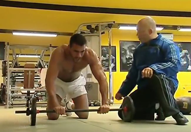 Video: Badr Hari en Hesdy Gerges starten training voor Glory 51