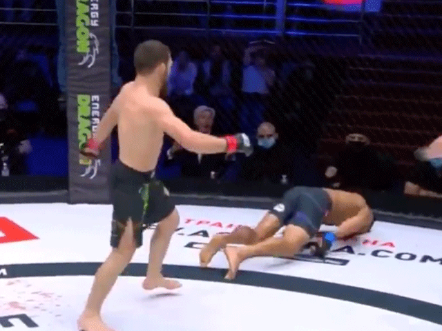 VIDEO: MMA-vechter scoort bruutste knock-out ooit