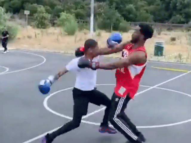 Rapartiest Sean Kingston start bokswedstrijden voor rappers